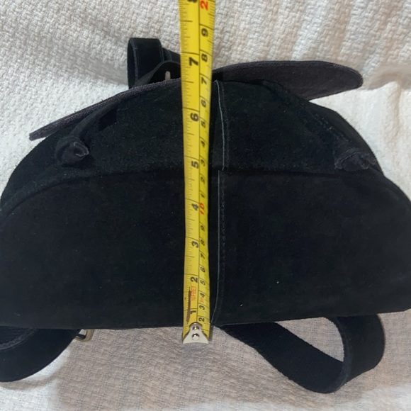 Like new Vintage Victorian Trading Company Floral Leather backpack - Picture 12 of 13